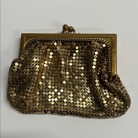 Whiting and Davis Metal Mesh Goldtone Kisslock Change Purse Wallet - Picture 1 of 5